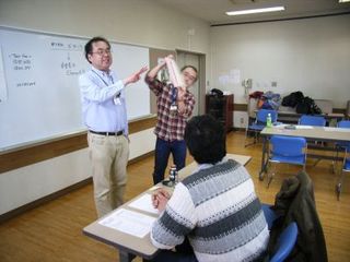 受験説明を行うLiaison・黒井さん㊧_400.jpg