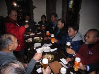 記念局運用に向けて団結の乾杯_640.jpg